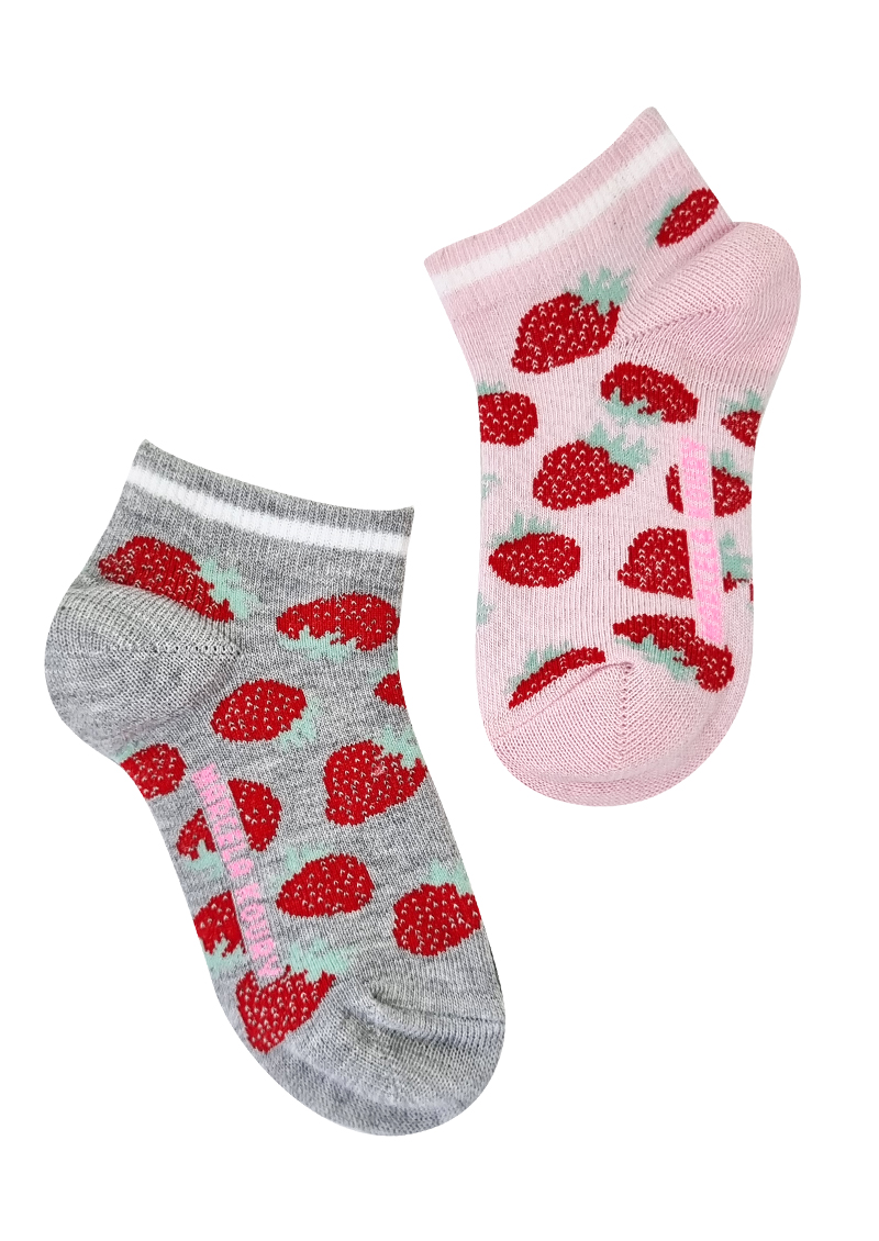 Soquetes infantiles con estampado colorido de frutillas en algodón vista frontal - Marcela Koury